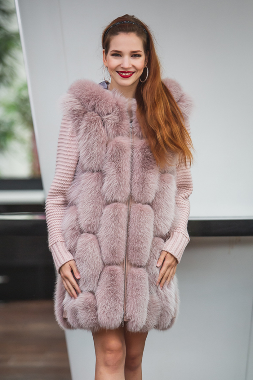 Luxusní dámský šedý kožich, vesta KARO VALENTINO dámský kožich z lišky