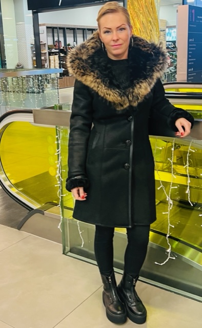Černý kožešinový kabát NATALIA Black dámský kožený kabát