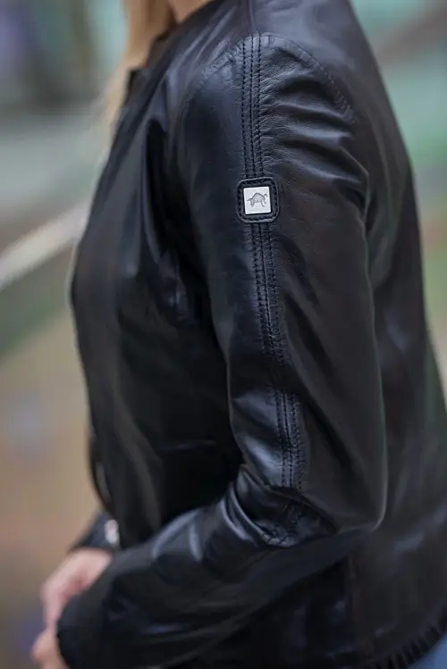 M-Matte_Green_Black_Open.jpg