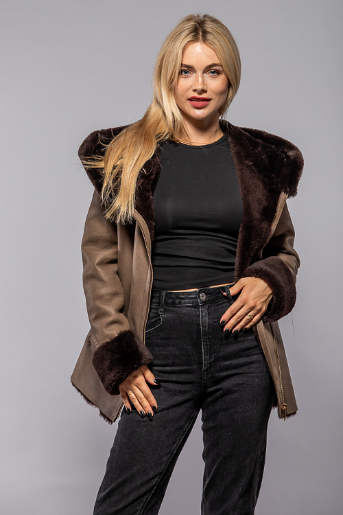 GGJany-LAMAS-black-2.jpg