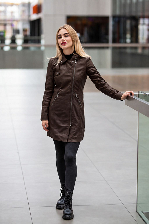 Caro DB DCHOC 5.jpg