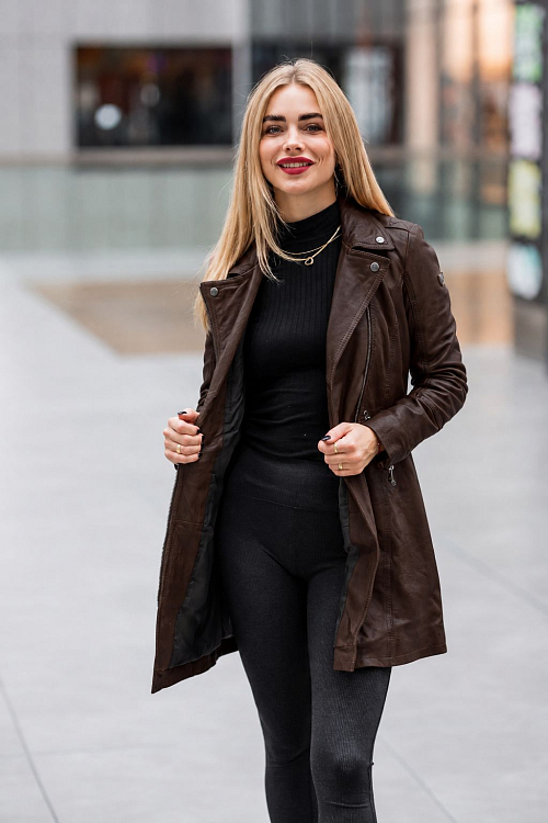 Caro DB DCHOC 6.jpg
