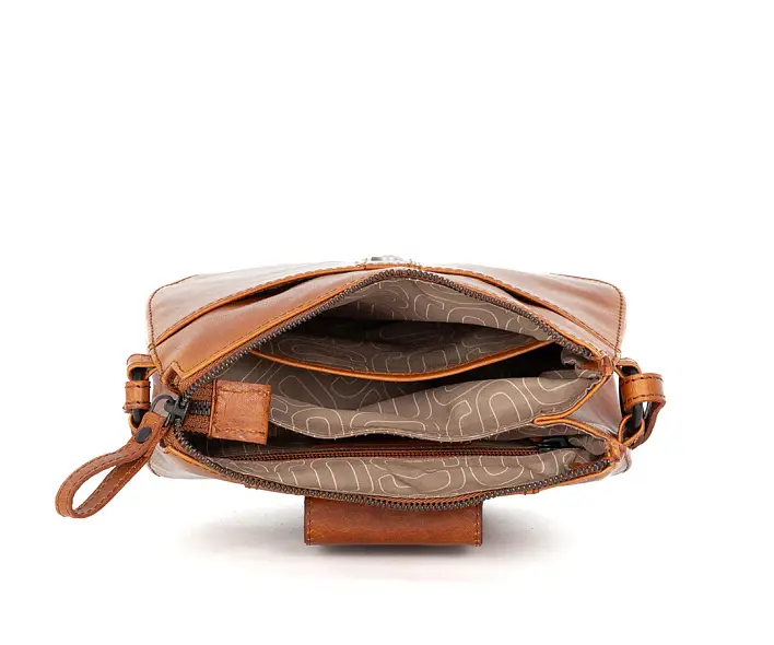 GGSveja-LAMAS-W-yellow-2.jpg